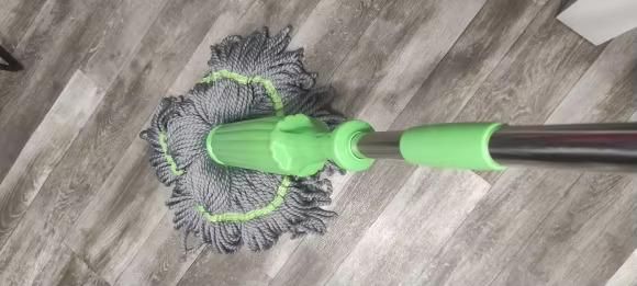Self-Twisting Water Rotating Mop – Microfiber Cleaning Mop with 360° Rotation